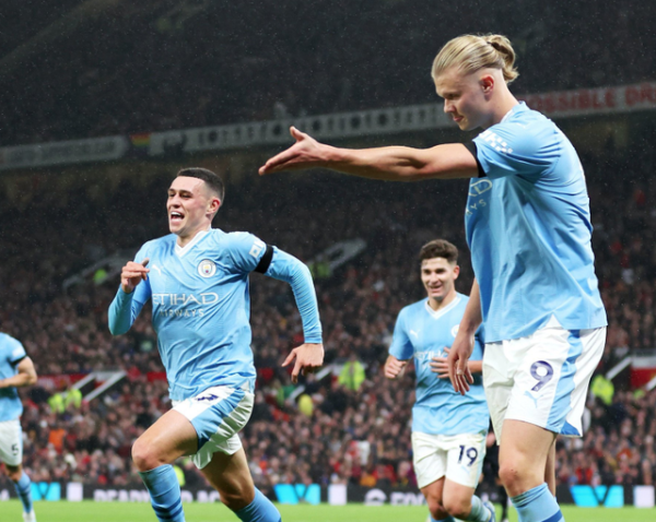 全国十大配资 8+7！曼城2.8亿王炸组合杀疯了：瓜帅变招 激活曼联克星